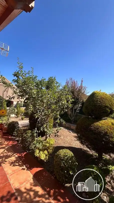 Garden of Houses for sale in Valle de Losa  with Heating and Furnished