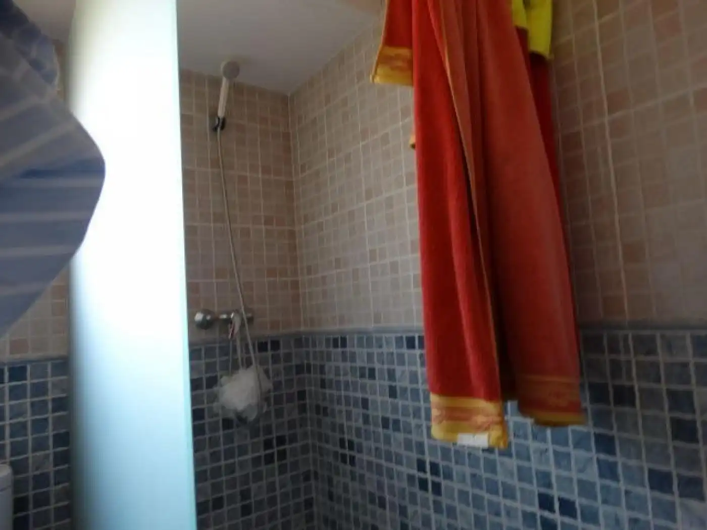 Bany de Casa o xalet en venda en Villanueva del Rosario amb Aire condicionat, Terrassa i Moblat
