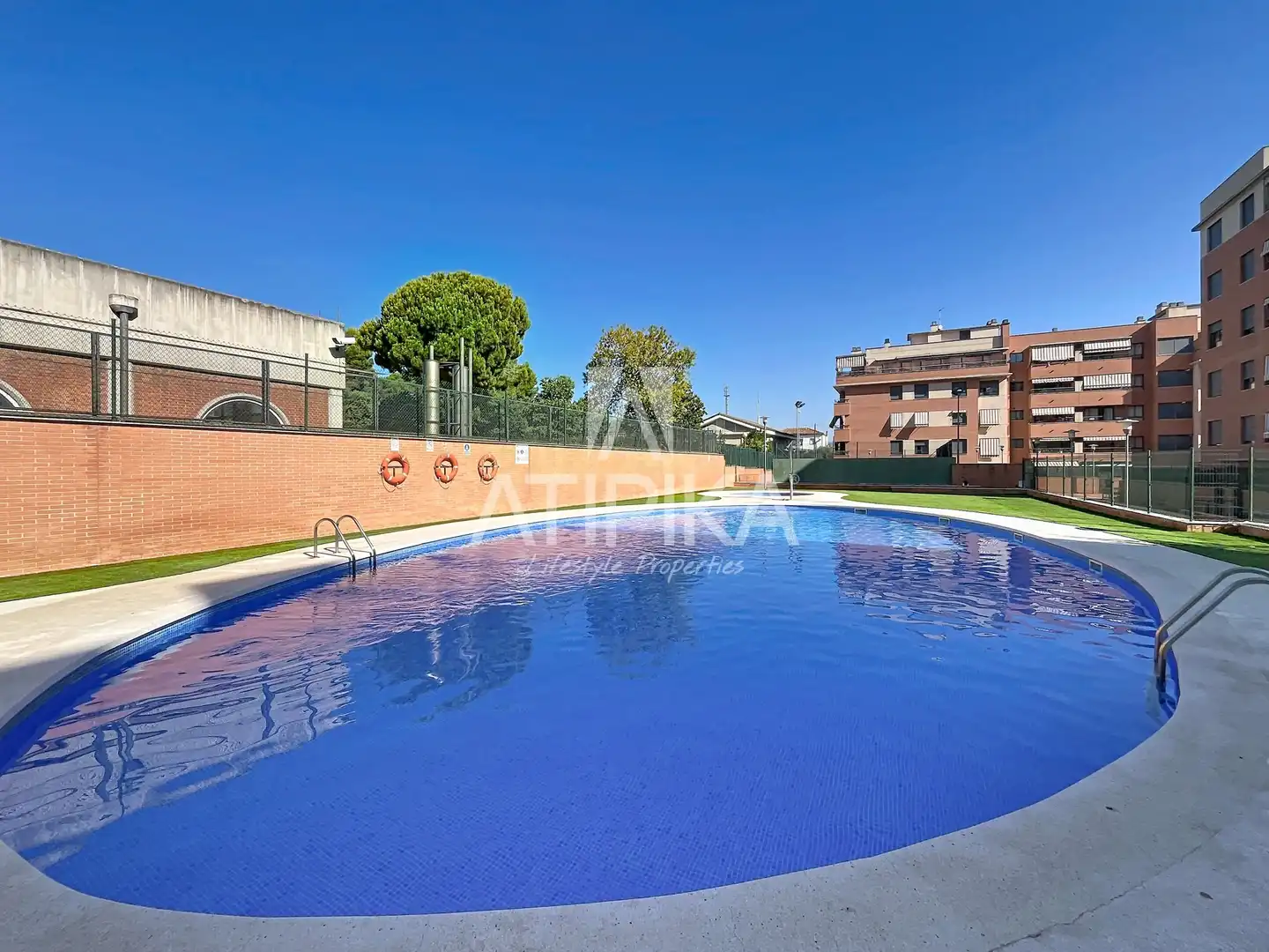 Piscina de Piso en venta en Sabadell con Aire acondicionado, Calefacción y Terraza