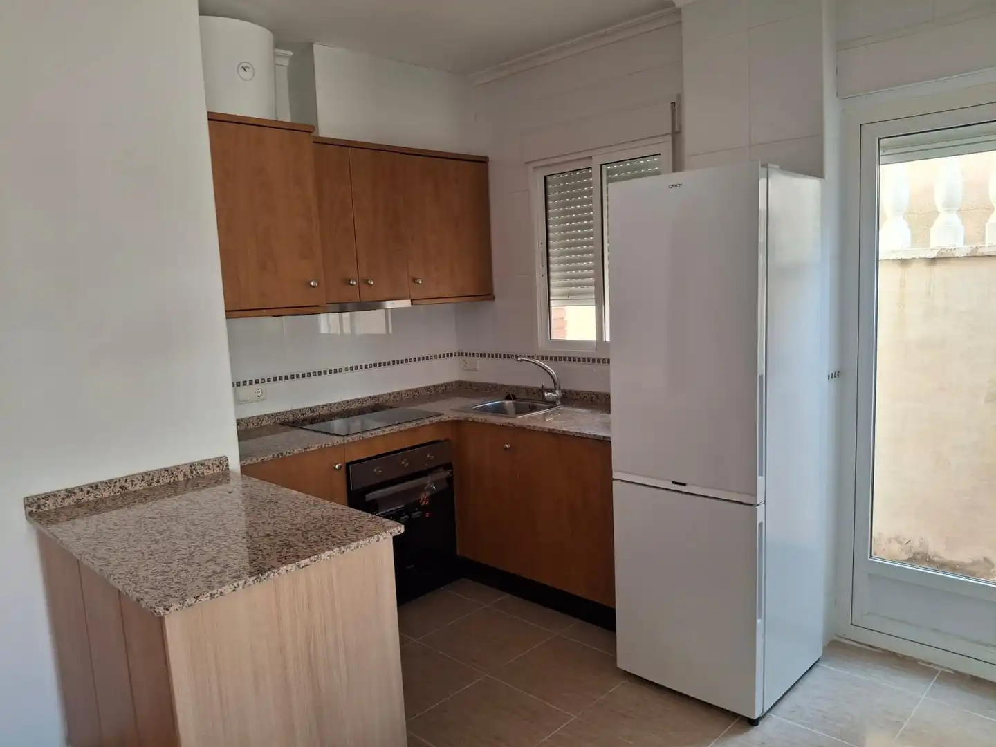 Cocina de Planta baja de alquiler en Algorfa con Calefacción, Jardín privado y Terraza