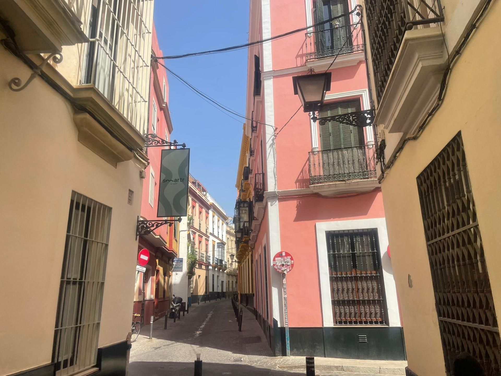 Exterior view of Flat for sale in  Sevilla Capital  with Air Conditioner