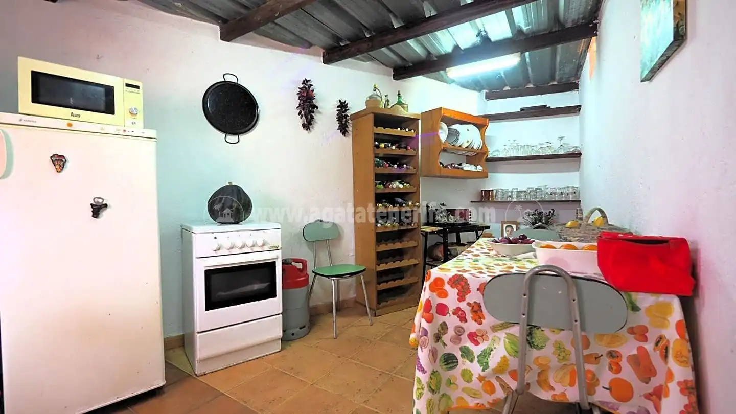 Cuina de Finca rústica en venda en Garachico amb Jardí privat i Moblat