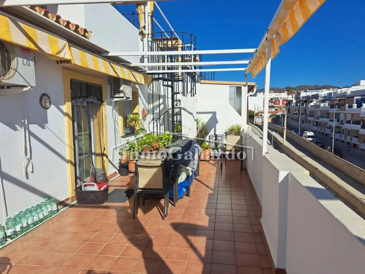 Vista exterior de Ático en venta en Rincón de la Victoria con Aire acondicionado, Terraza y Trastero