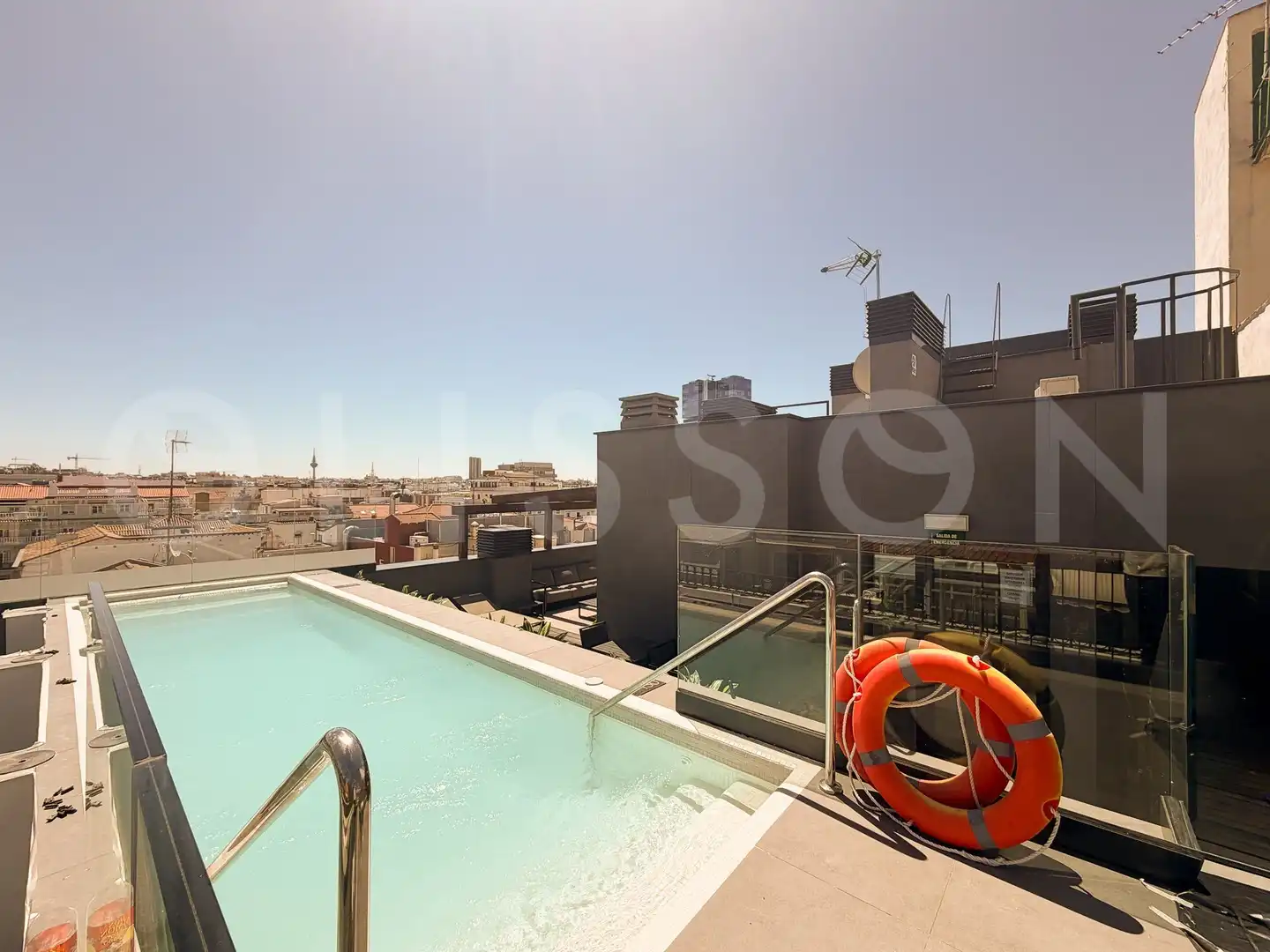 Piscina de Piso en venta en Madrid con Aire acondicionado, Amueblado y Domótica