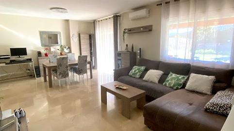 Foto 2 de Casa adosada en venda a Font Pudenta, Montcada i Reixac