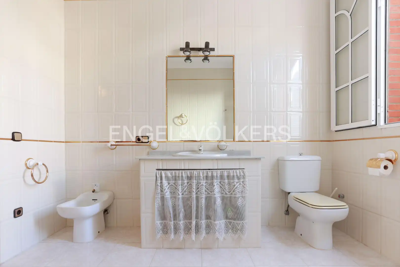 Baño de Casa o chalet en venta en Los Palacios y Villafranca con Aire acondicionado, Calefacción y Jardín privado