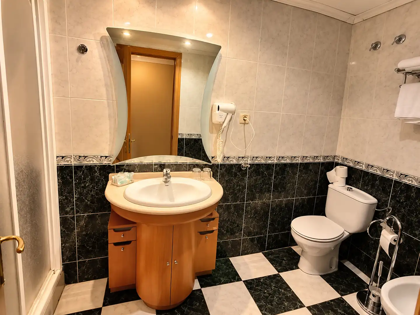 Bathroom of Buildings for sale in Guadarrama, Madrid