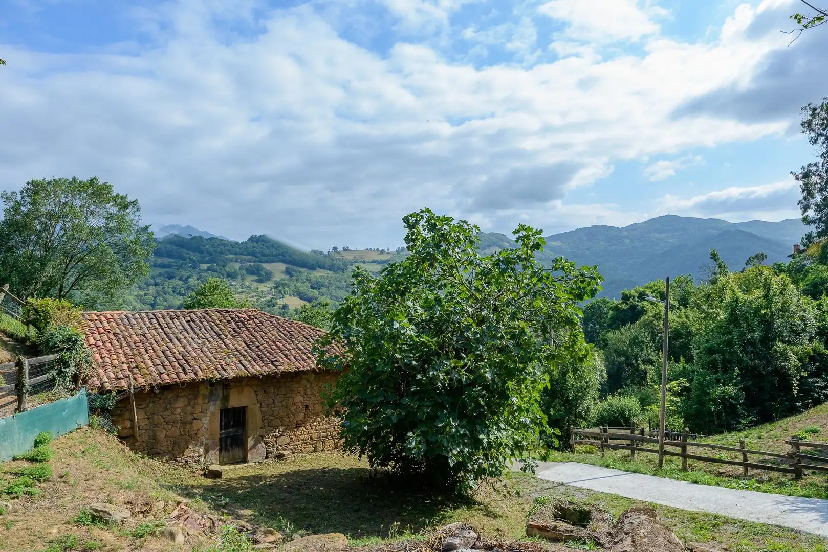 Vista exterior de Finca rústica en venda en Mieres (Asturias)