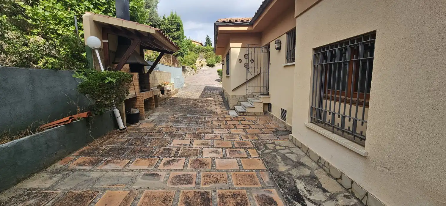 Vista exterior de Casa o xalet en venda en Corbera de Llobregat amb Aire condicionat i Calefacció