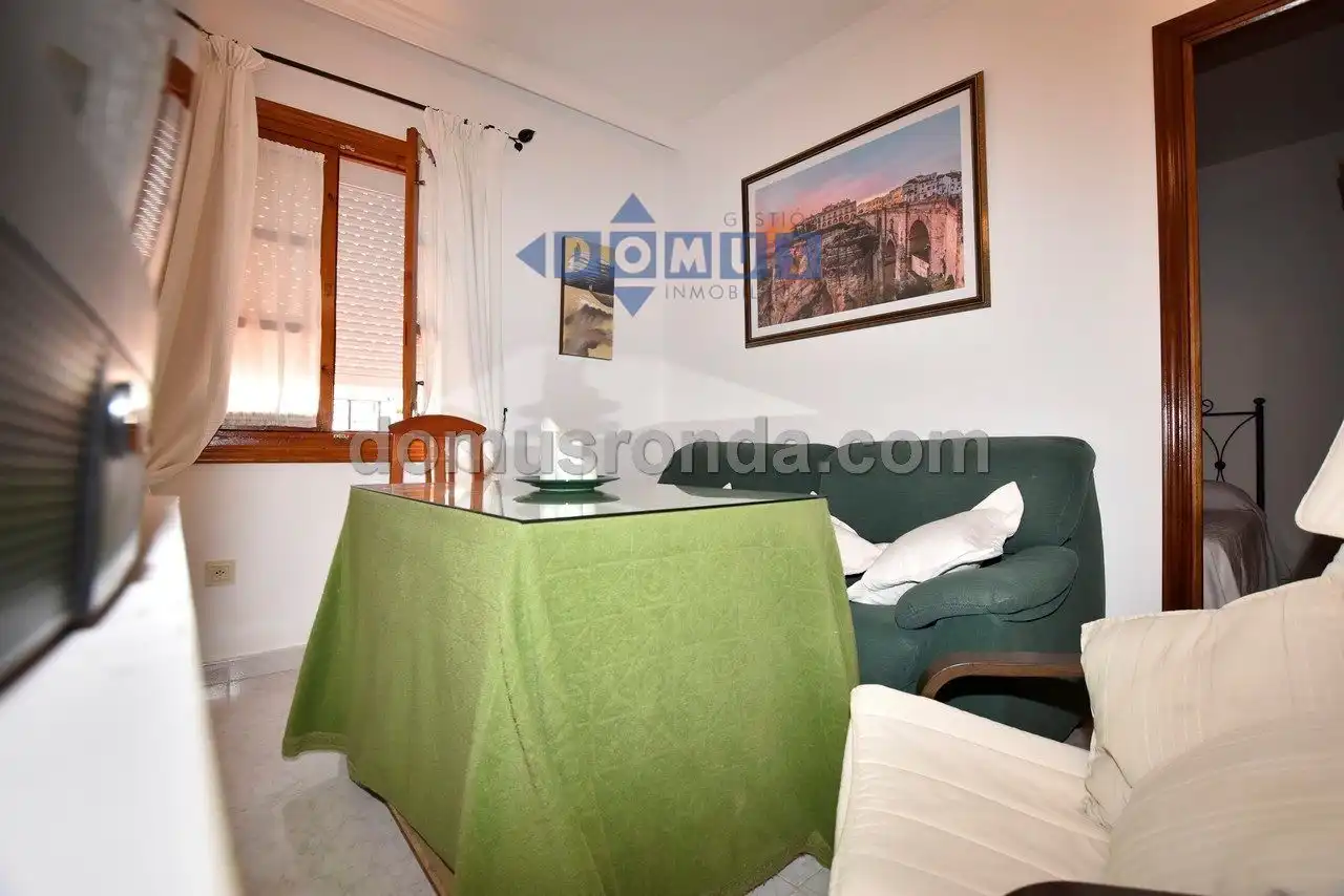 Sala de estar de Piso en venta en Ronda con Trastero, Amueblado y Lavadora