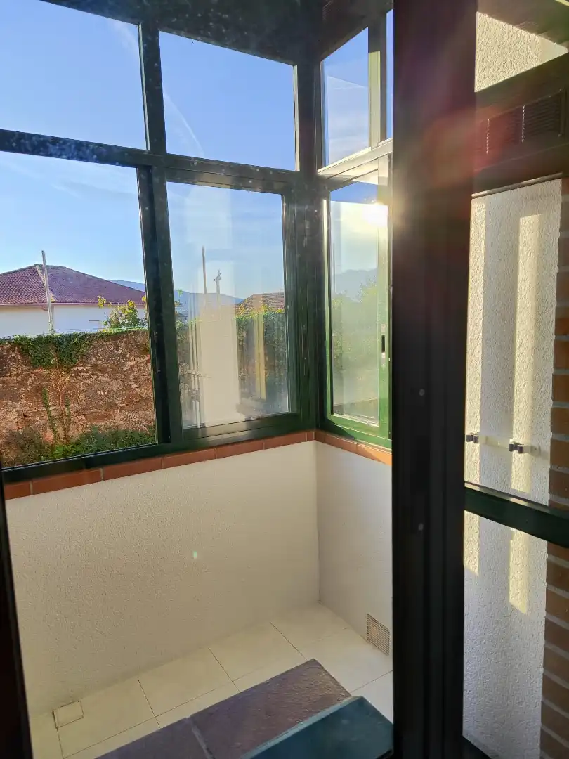 Terraza de Piso de alquiler en Pontevedra Capital  con Calefacción, Trastero y Horno