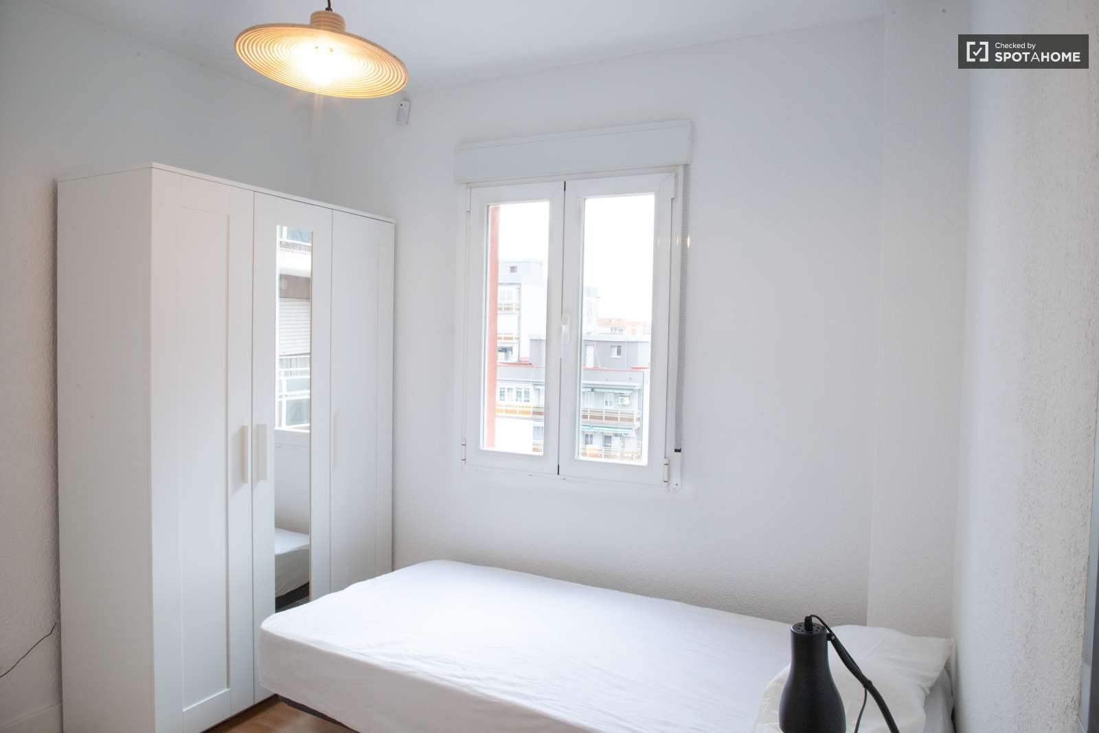 Habitación de Piso para compartir en Fuenlabrada con Aire acondicionado y Terraza