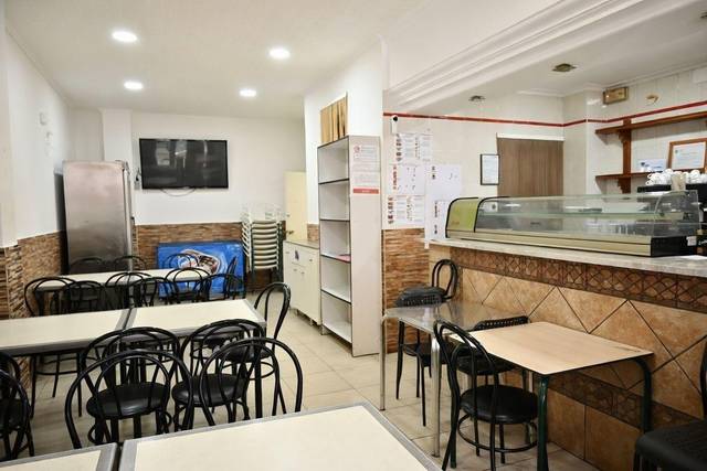 Local comercial en Alquiler en Calle Pajares en Santa Rita
