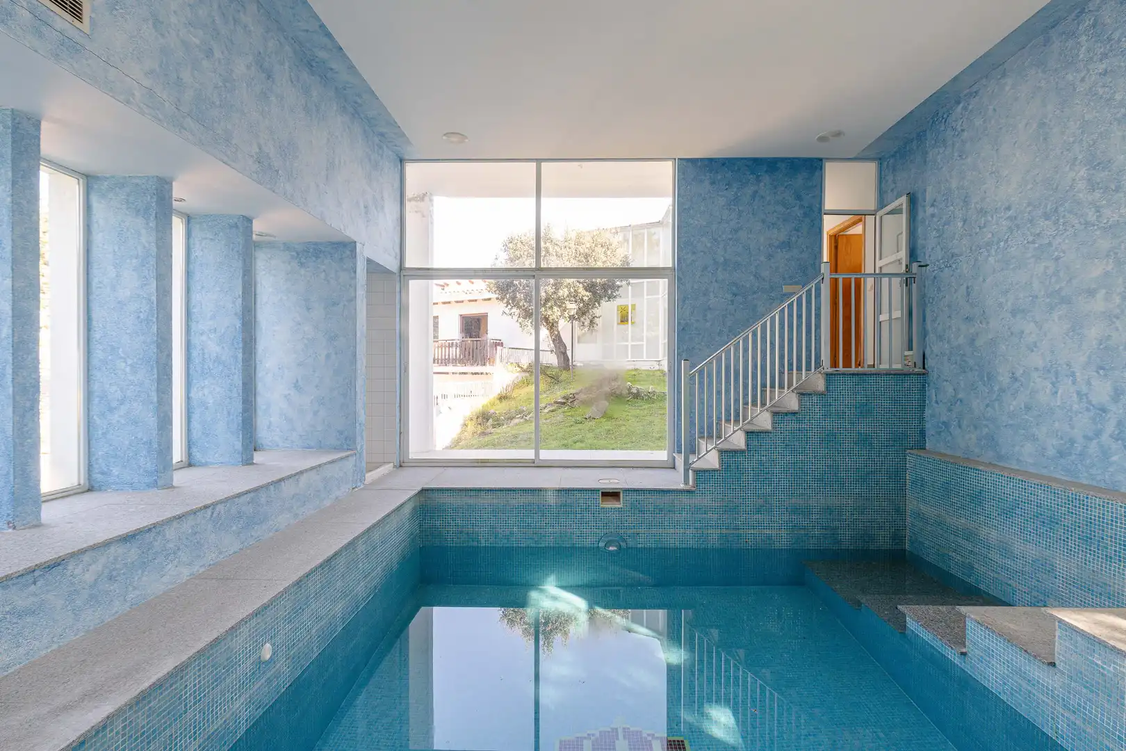Swimming pool of Houses for sale in Villanueva de la Cañada  with Air Conditioner, Heating and Private garden