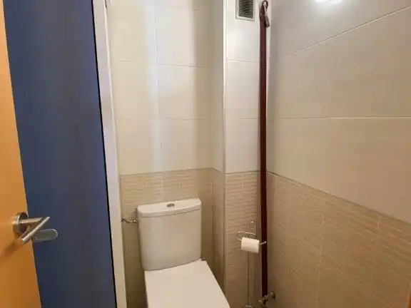 Bathroom of Office for rent in Madrid  with Air Conditioner and Heating