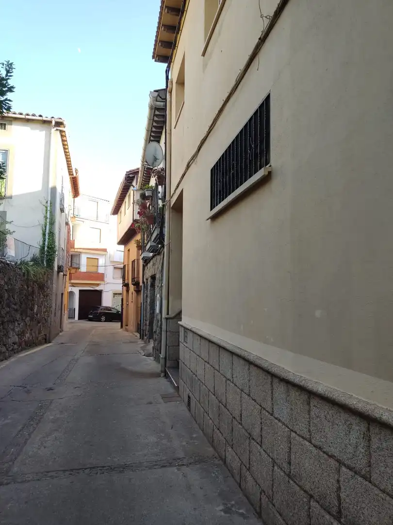 Vista exterior de Casa o xalet en venda en Jarandilla de la Vera amb Jardí privat