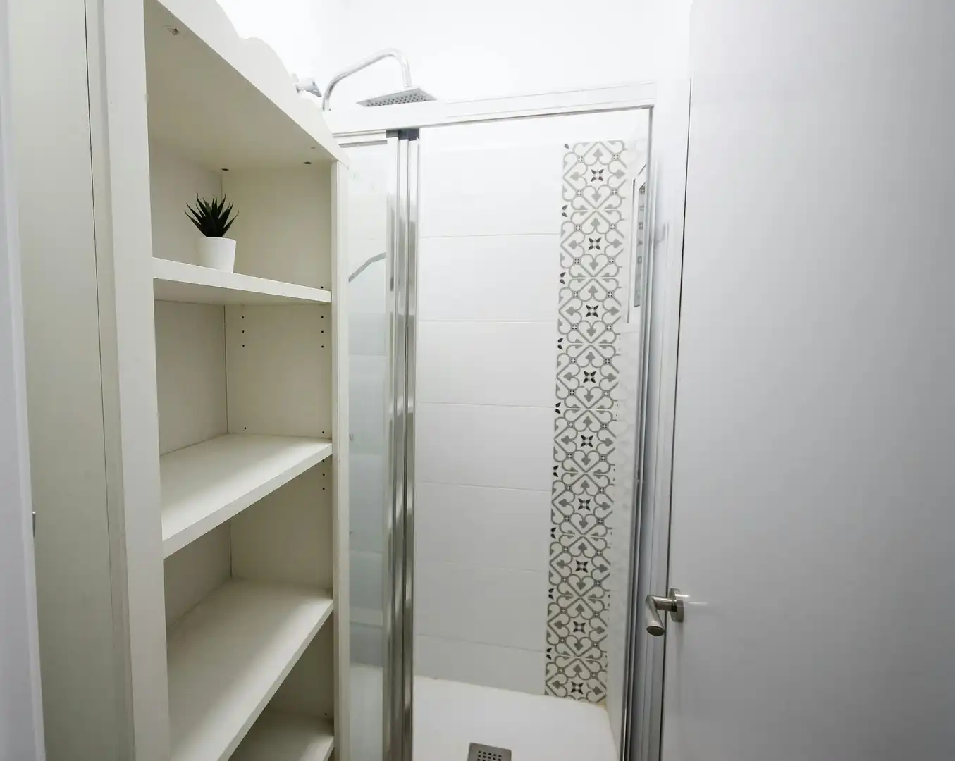 Bathroom of Flat for share in Barcelona  with Heating, Furnished and Washing machine