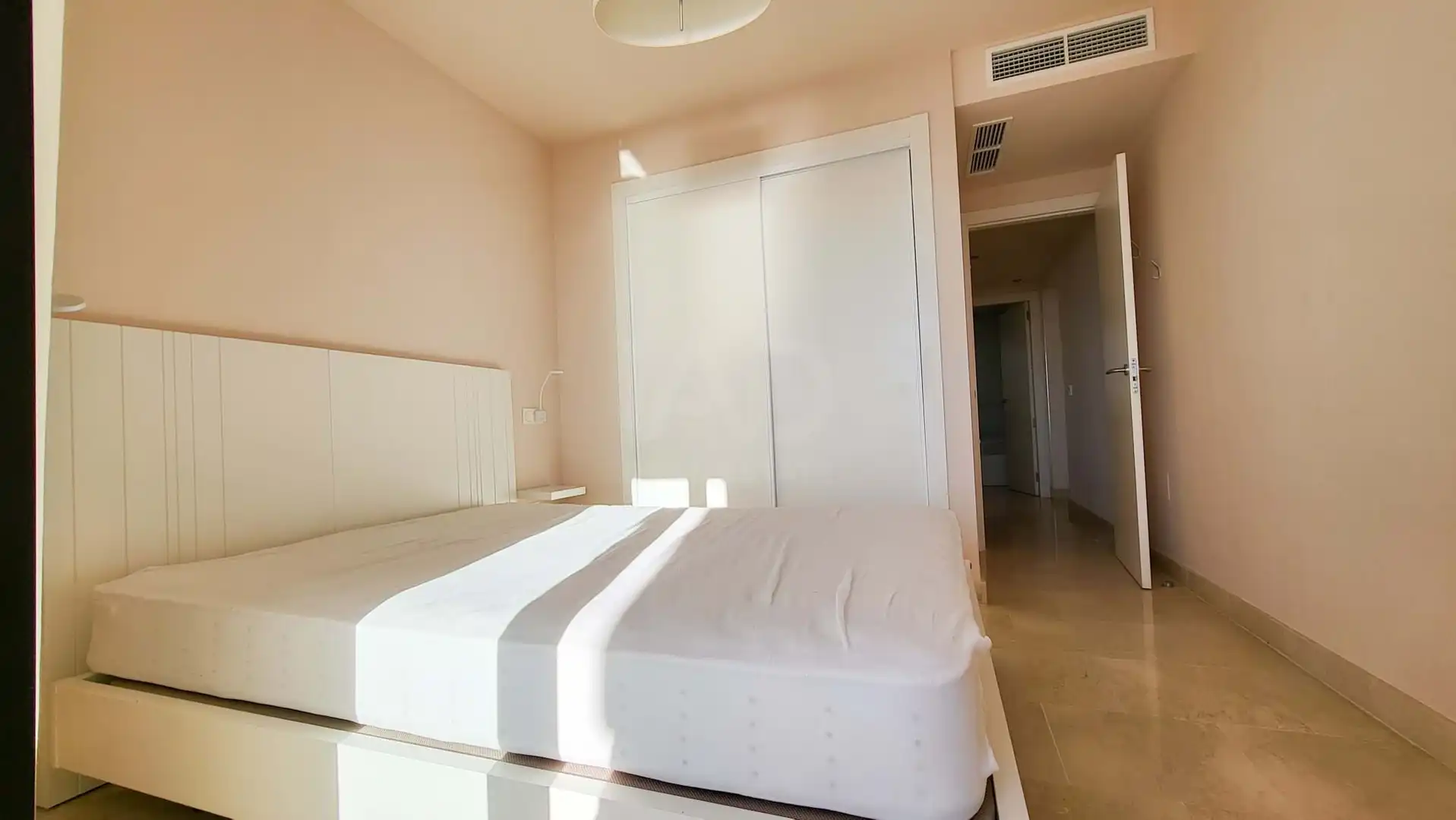 Schlafzimmer von Wohnung zum Verkauf in Torrox mit Klimaanlage, Terrasse und Schwimmbad