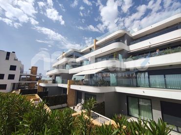 Flat with balcony for sale in Calle Bolivia De