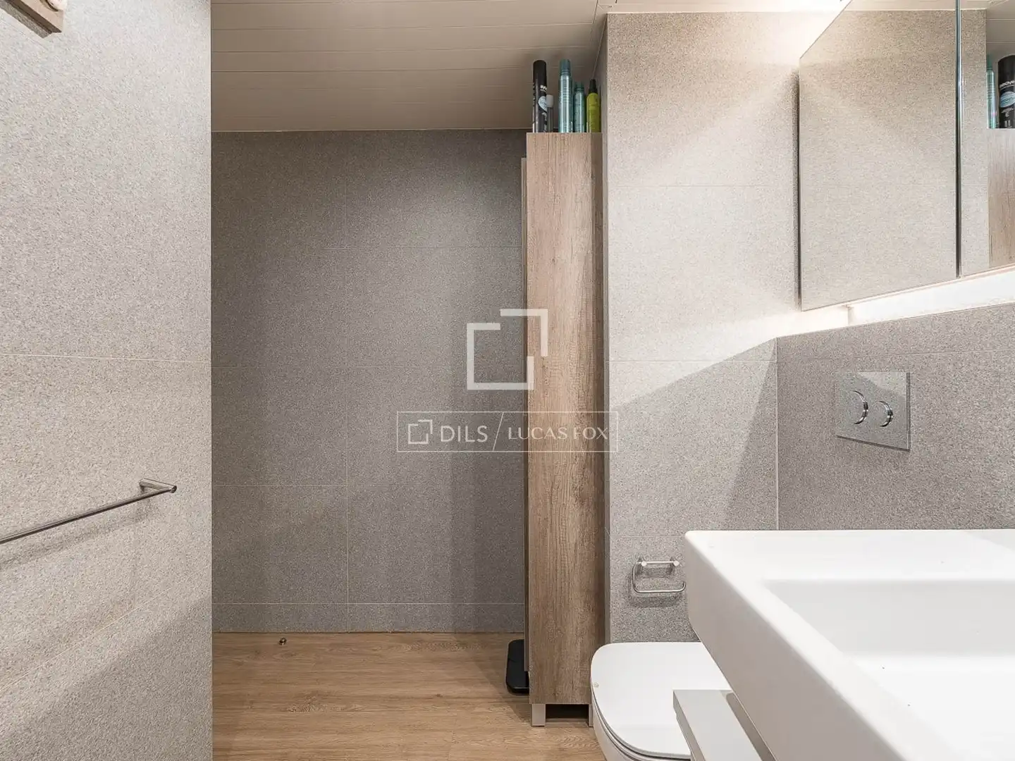 Bany de Pis en venda en Barcelona amb Aire condicionat, Calefacció i Terrassa