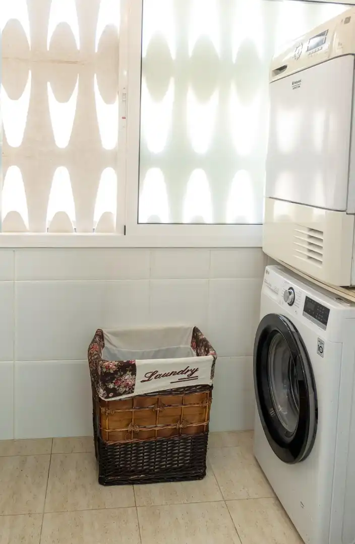 Casa aparellada amb piscina en venda a Calle R-2 LOS PINOS, imagen 17