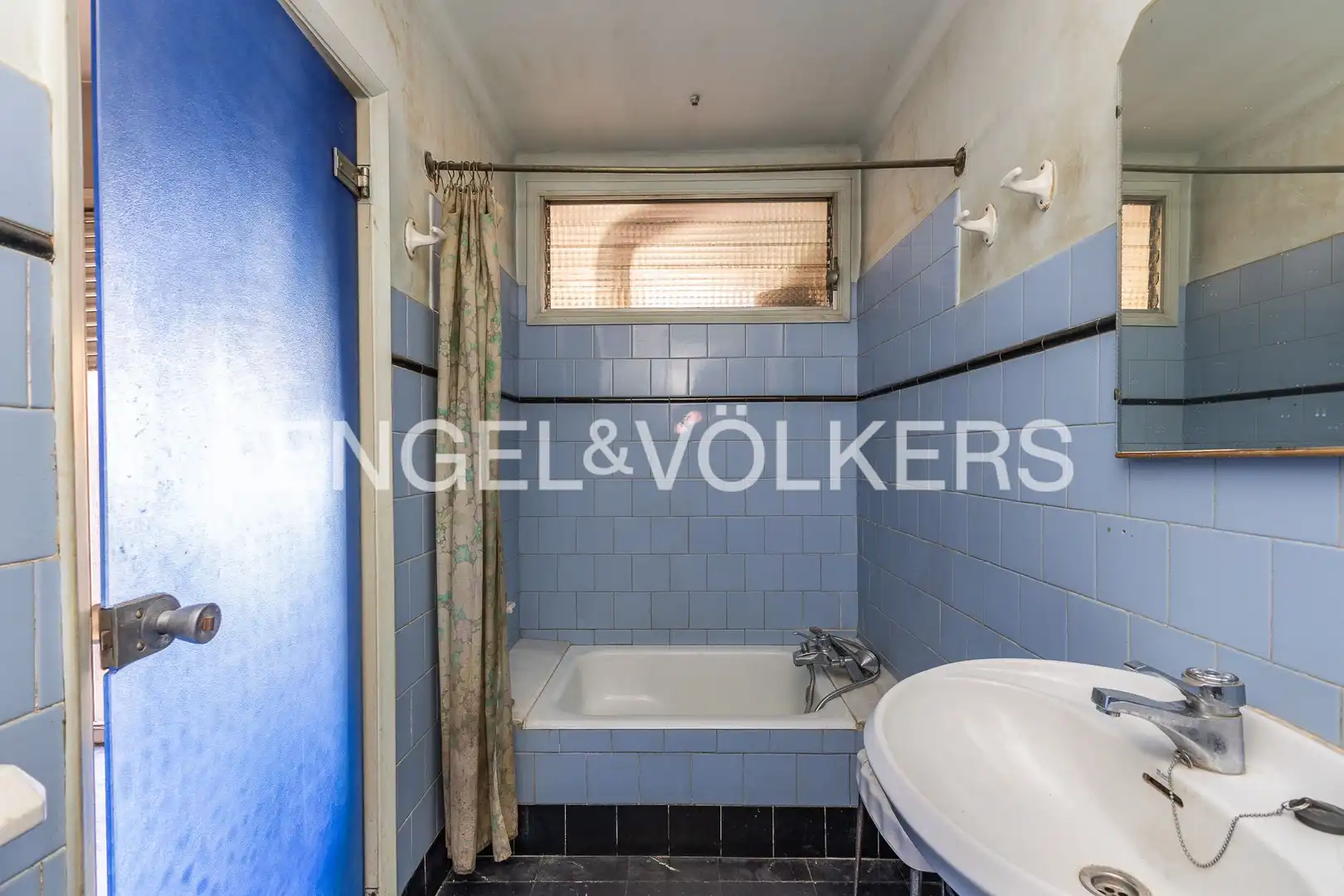 Baño de Casa adosada en venta en Sabadell con Aire acondicionado, Calefacción y Terraza