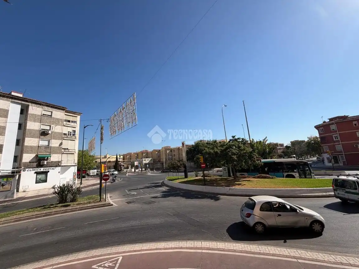 Flat with terrace for sale in Cruz de Humilladero, imagen 2