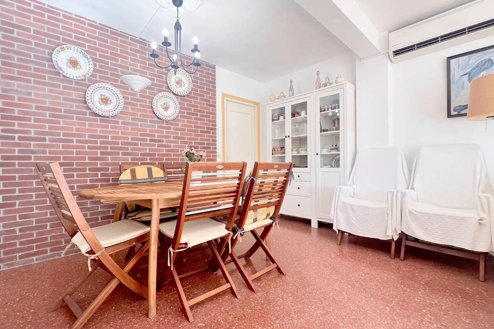 Piso en venta en Calle CIUDAD DE PORCUNA, La Carihuela - Los Nidos