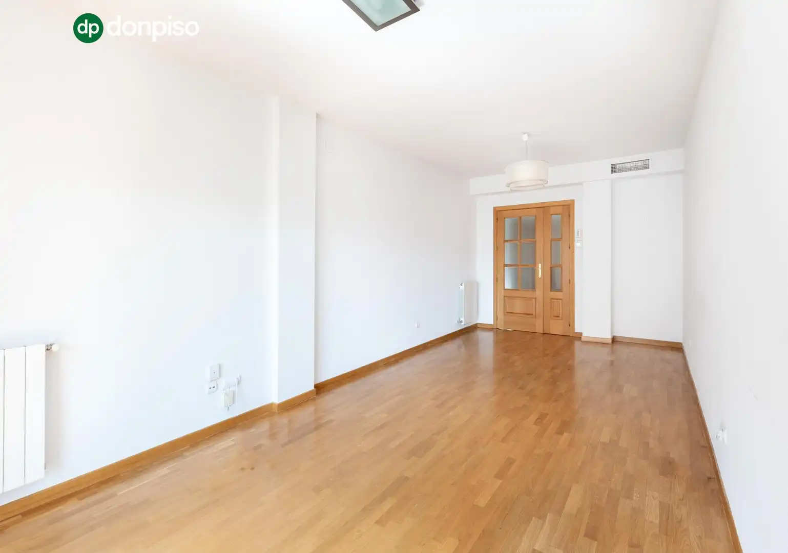 Sala d'estar de Pis en venda en Granada amb Aire condicionat, Calefacció i Terrassa