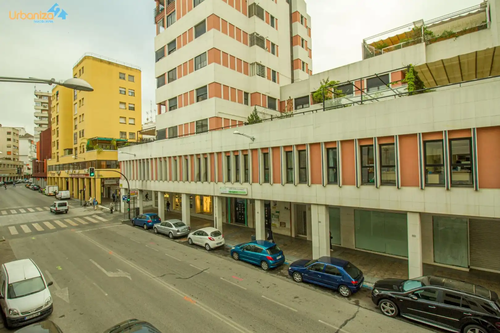 Außenansicht von Büro zum Verkauf in Badajoz mit Klimaanlage und Abstellraum