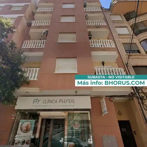 Pis amb ascensor en venda a RAMON GALLUD 219