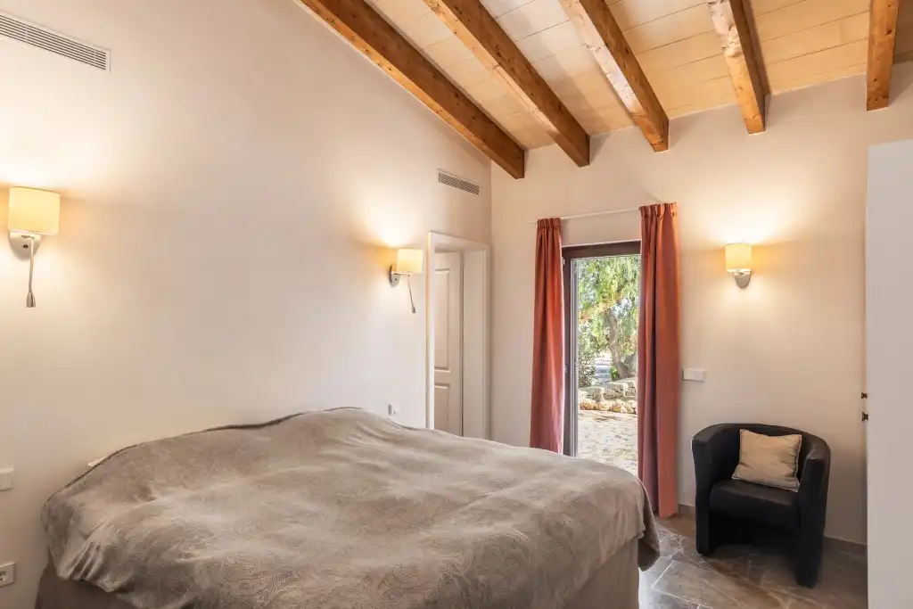 Habitación de Finca rústica en venta en Sineu con Aire acondicionado, Calefacción y Jardín privado