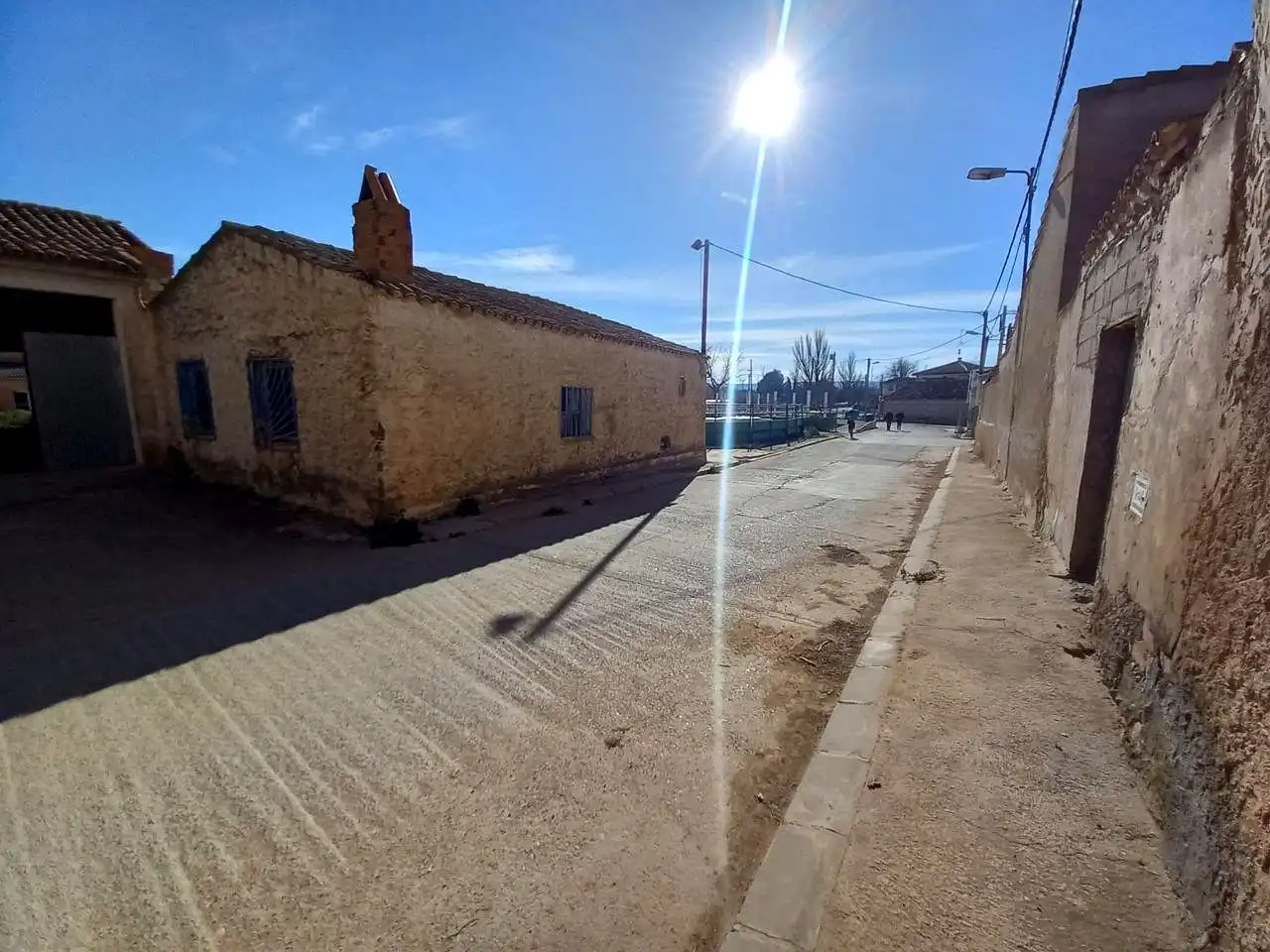 Vista exterior de Casa o chalet en venta en Codo con Jardín privado, Trastero y Balcón