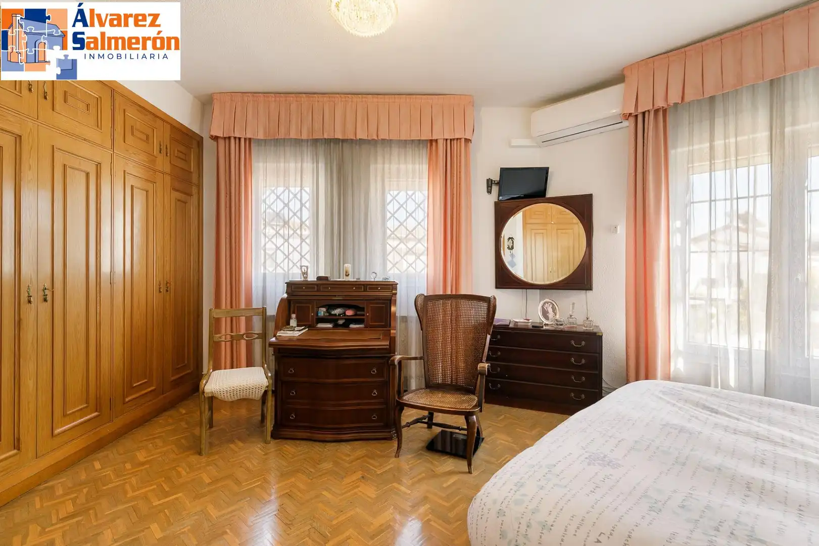 Dormitori de Casa o xalet en venda en Granada