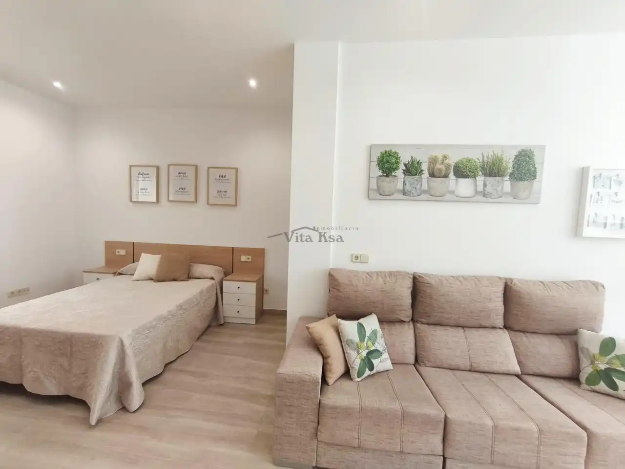 Sala d'estar de Apartament de lloguer en Ourense Capital  amb Aire condicionat, Calefacció i Moblat