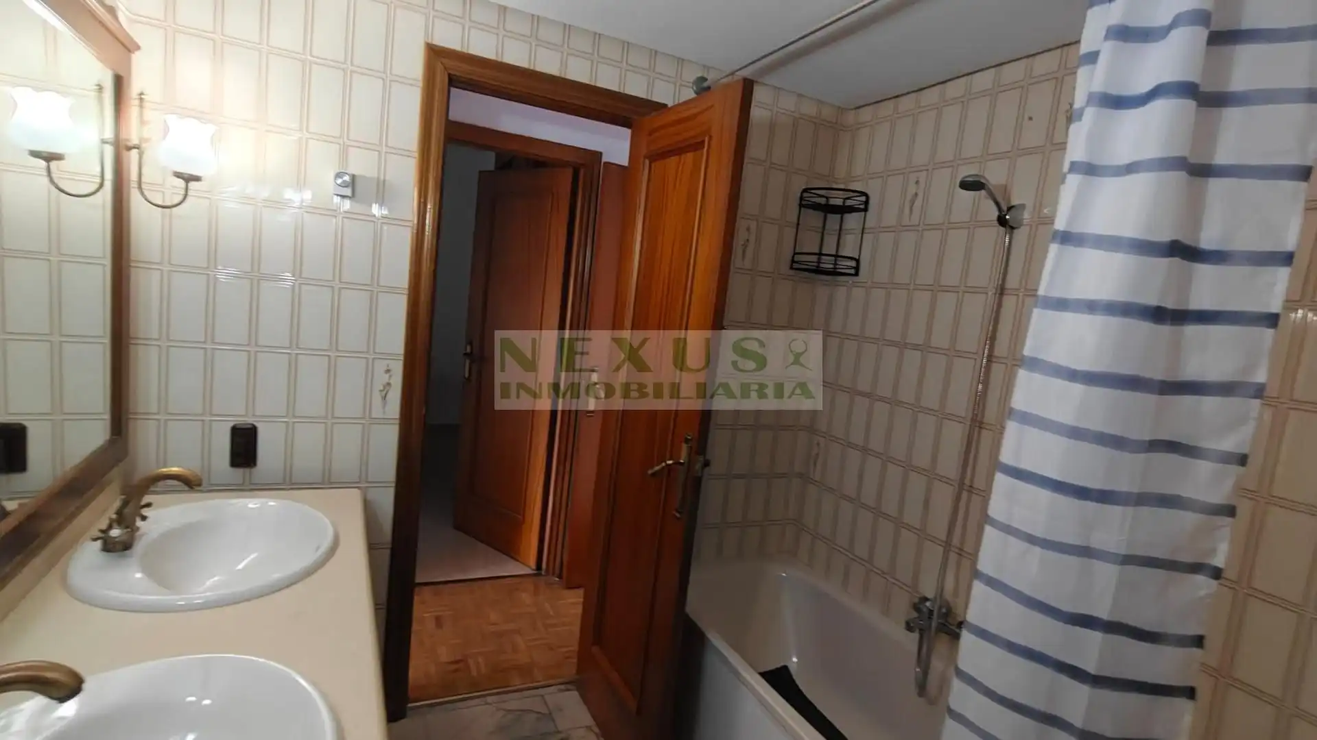 Dormitori de Apartament de lloguer en Cáceres amb Aire condicionat, Calefacció i Terrassa