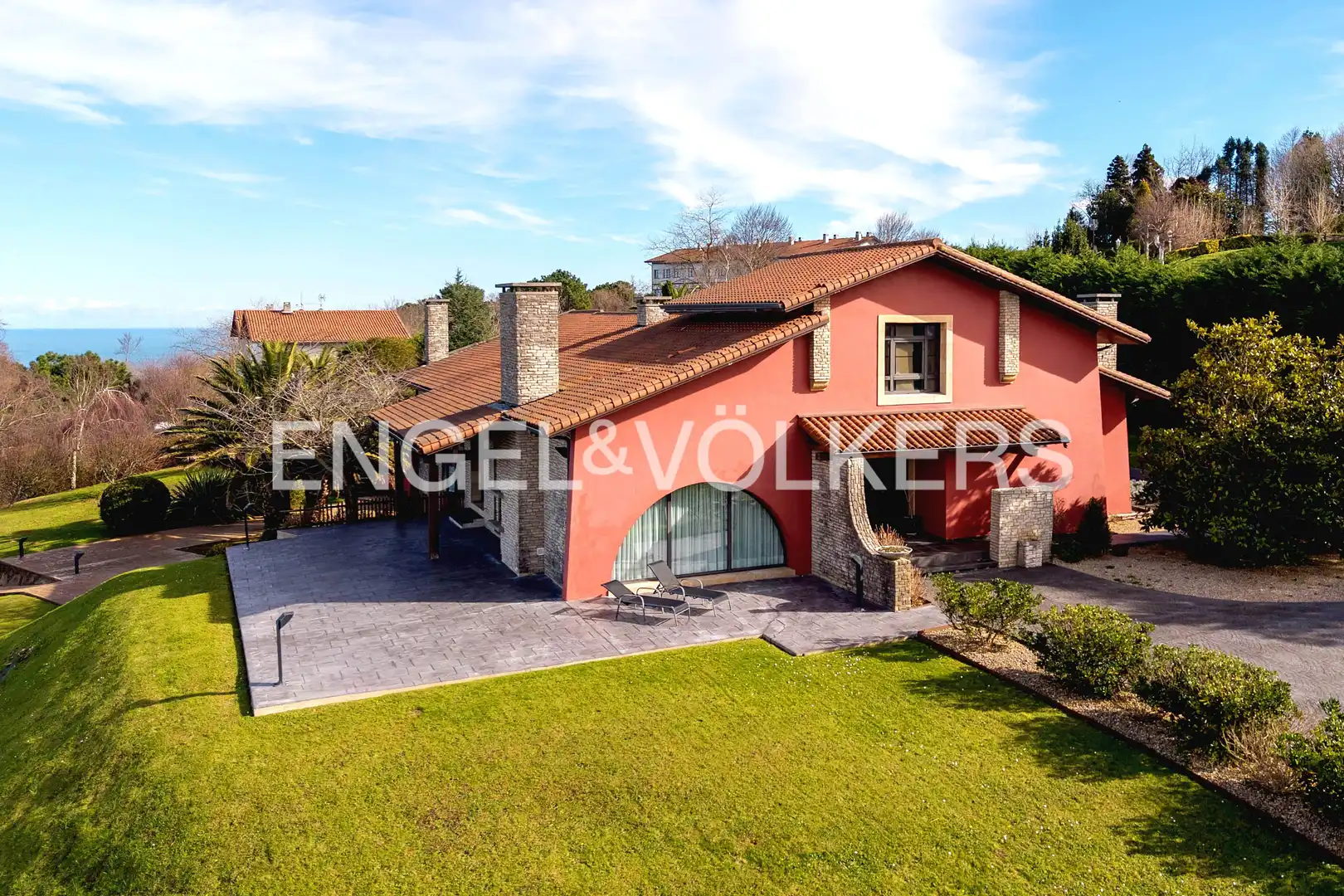 Vista exterior de Casa o chalet en venta en Donostia - San Sebastián  con Aire acondicionado, Calefacción y Jardín privado