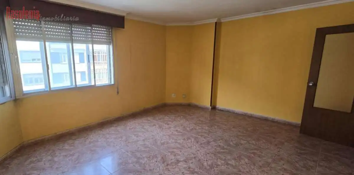 Habitación de Piso en venta en O Feal - Xubia