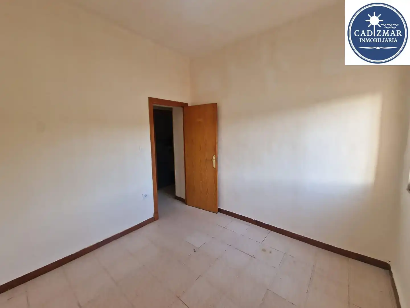 Bedroom of Ground floor for sale in Cádiz  with Storage room, Balcony and Alarm