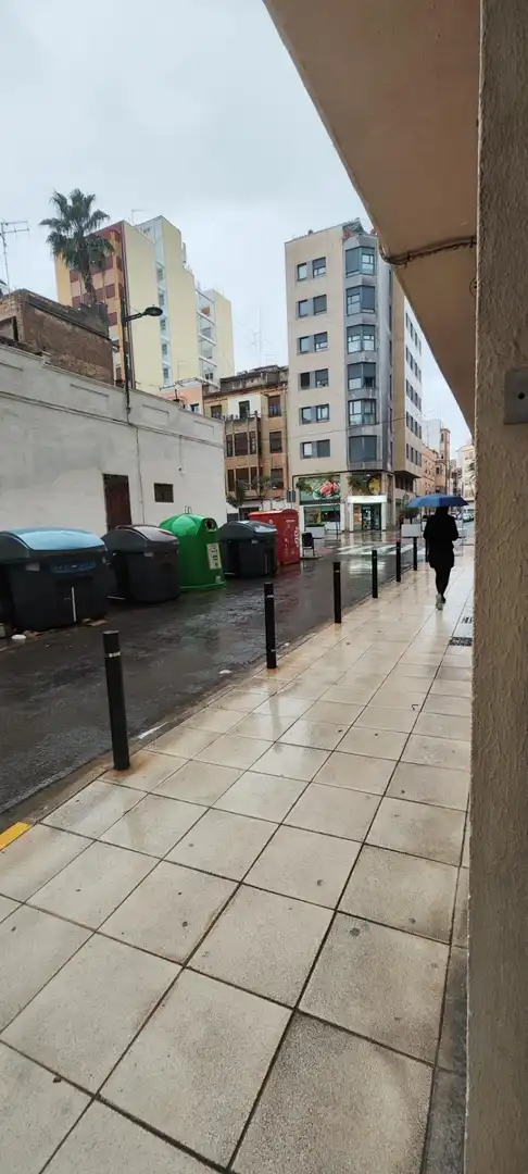 Local comercial de lloguer a Este, imagen 12