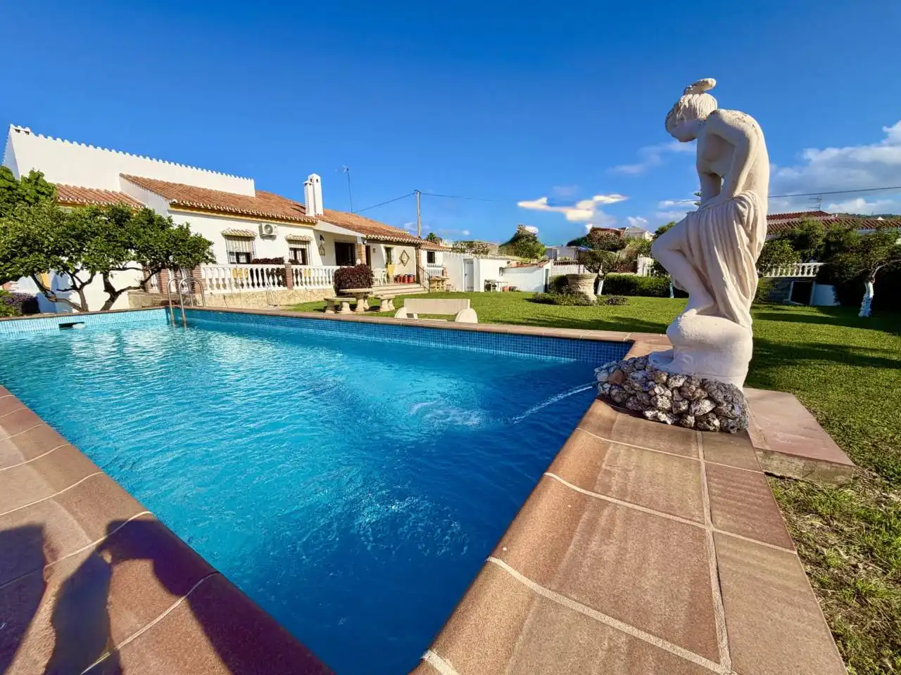 Swimming pool of Houses for sale in Rincón de la Victoria  with Private garden, Terrace and Swimming Pool