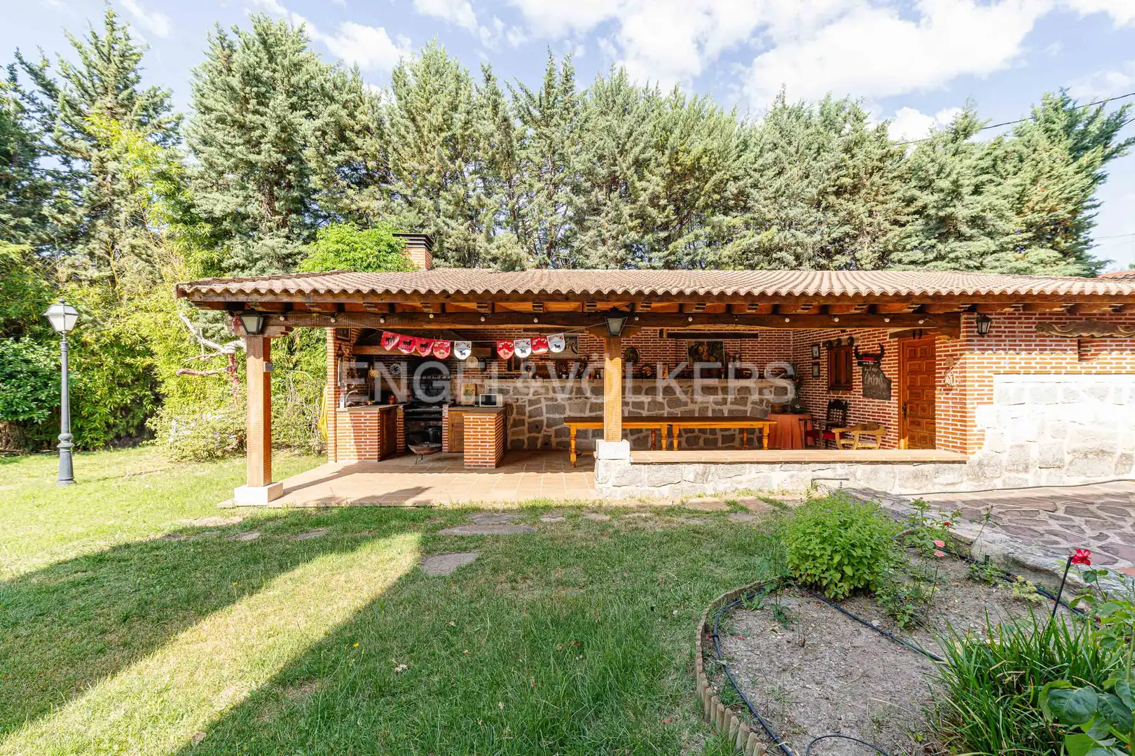 Jardí de Casa o xalet en venda en Becerril de la Sierra amb Calefacció, Jardí privat i Piscina