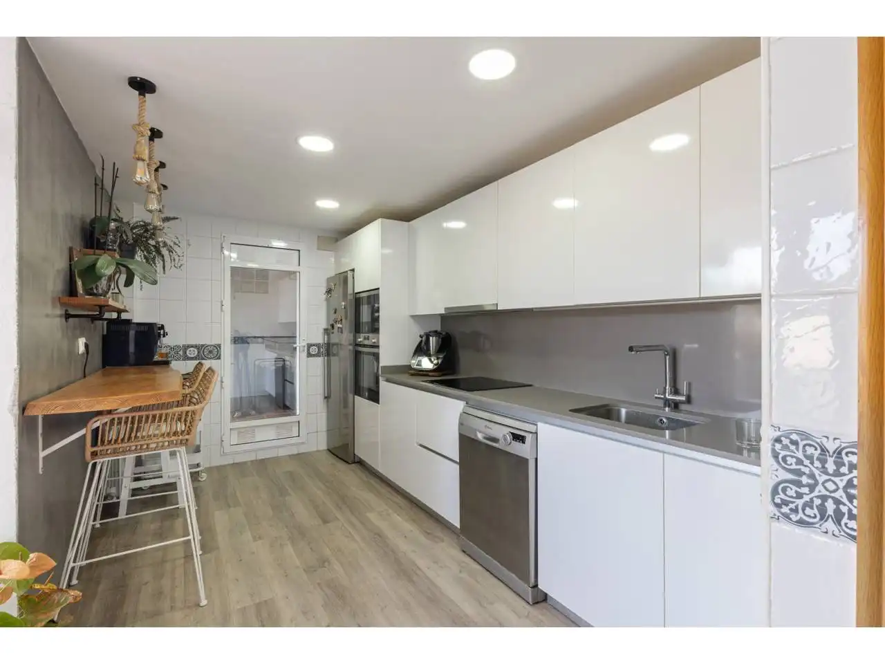 Kitchen of Detached homes for sale in La Pobla de Vallbona  with Air Conditioner, Heating and Private garden