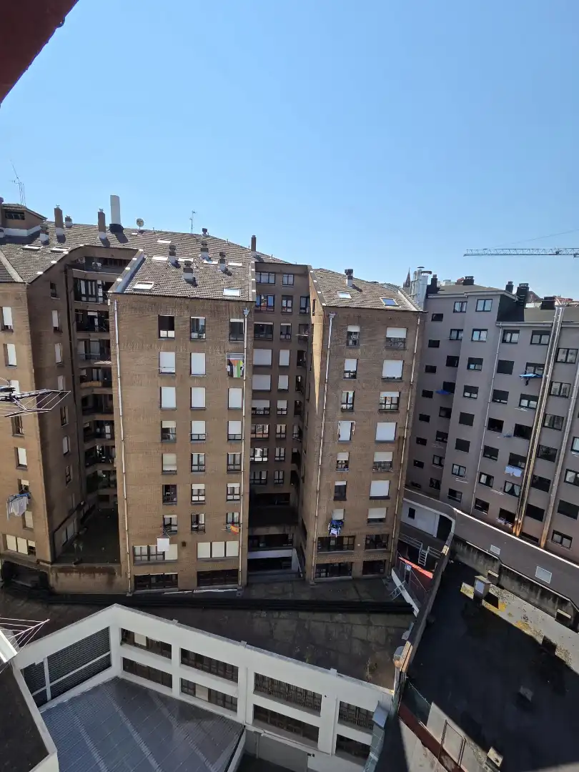 Vista exterior de Pis en venda en Oviedo  amb Calefacció i Traster