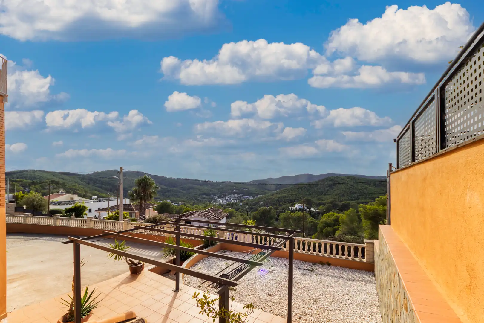Chalet con terraza en venta en Carrer dels Pirineus, imagen 22