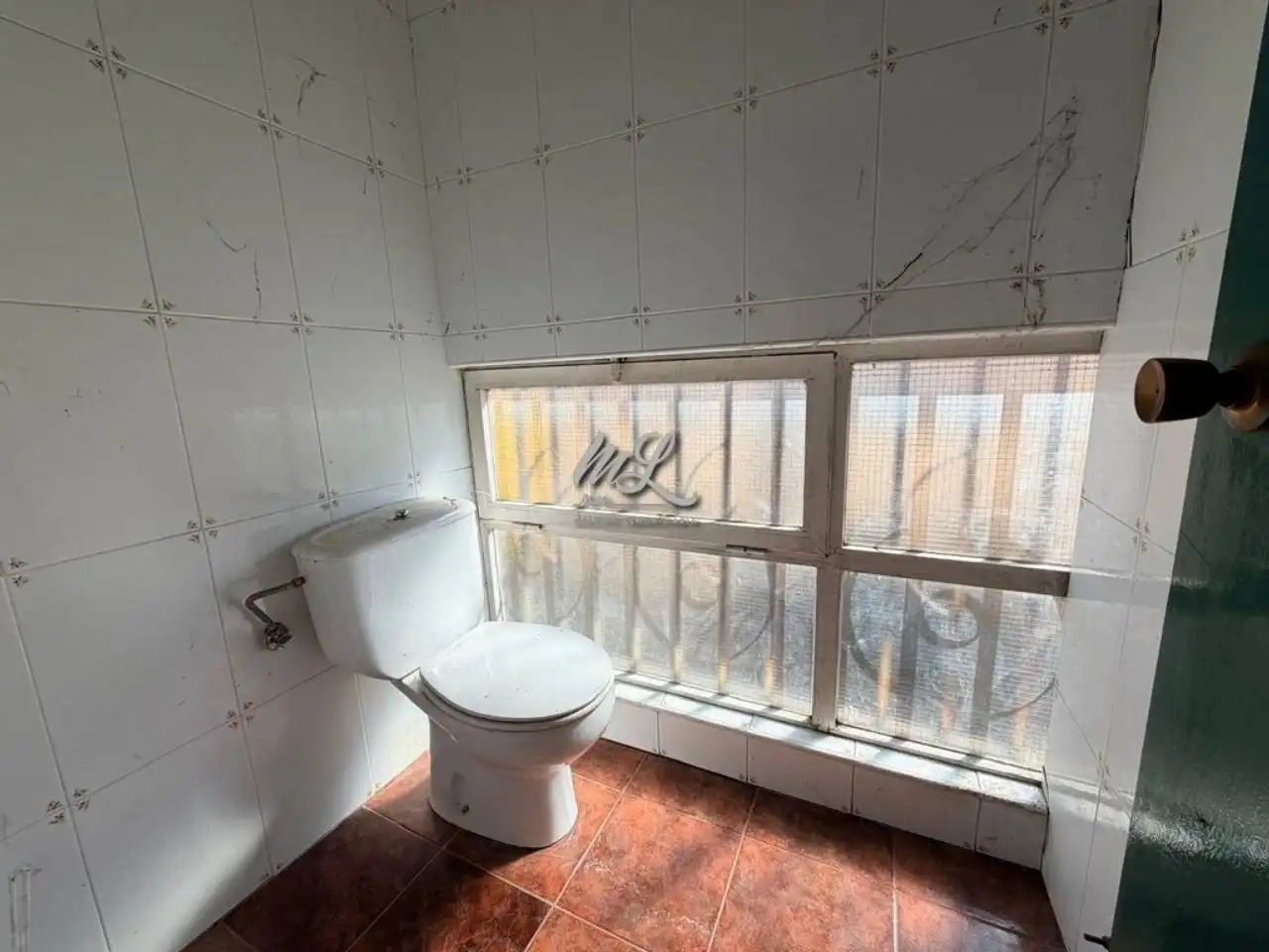 Badezimmer von Fabrikhallen zur Miete in Toledo mit Heizung