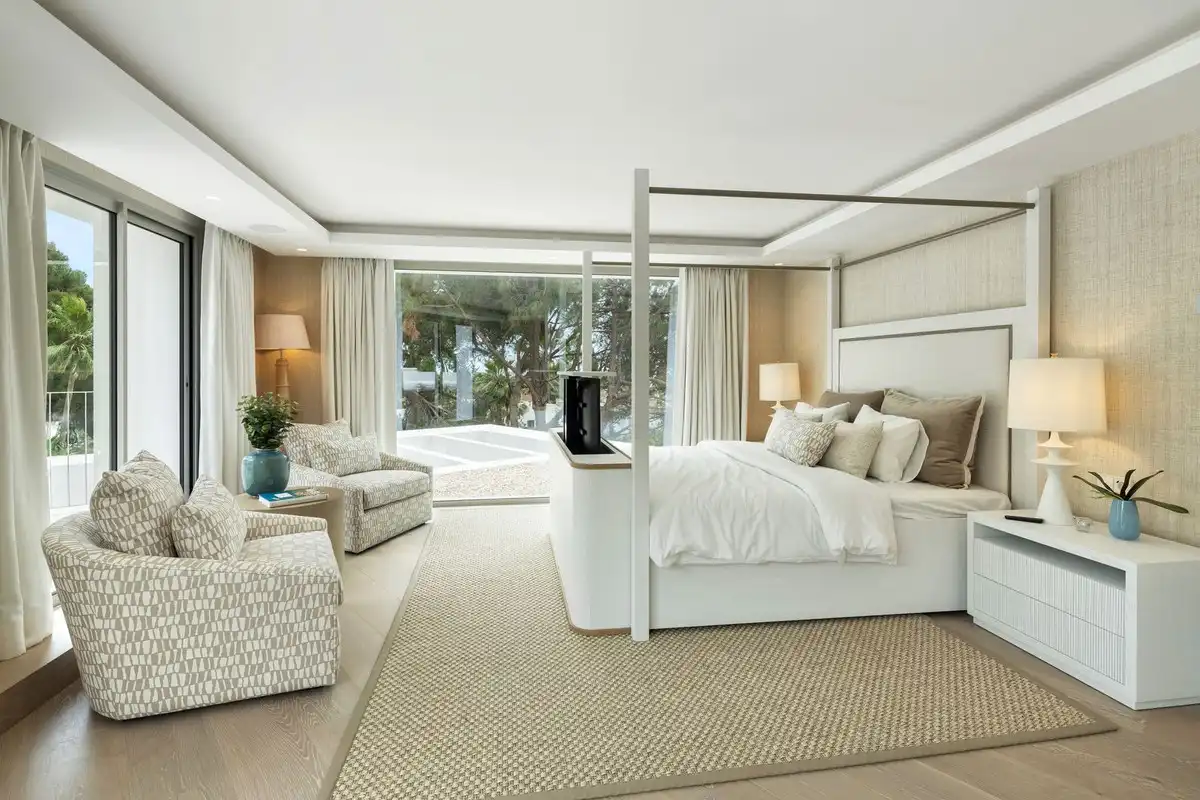 Schlafzimmer von Haus oder Chalet zum Verkauf in Marbella mit Klimaanlage, Privatgarten und Terrasse