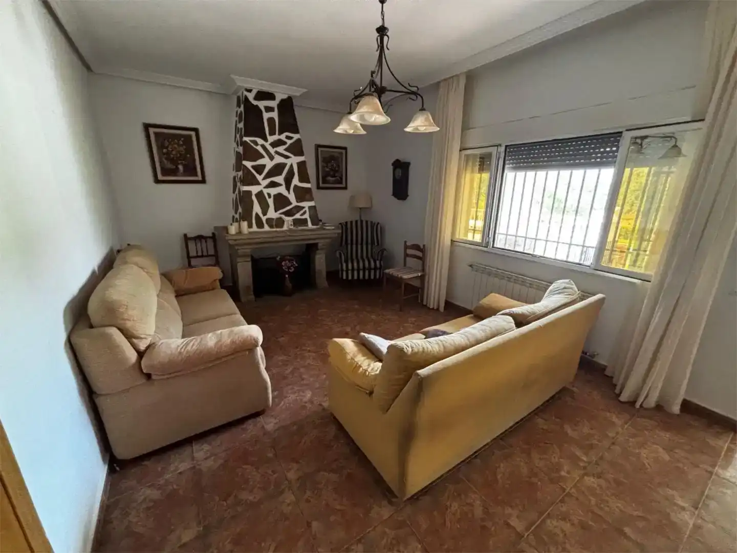 Sala de estar de Piso en venta en Hervás con Jardín privado, Trastero y Piscina
