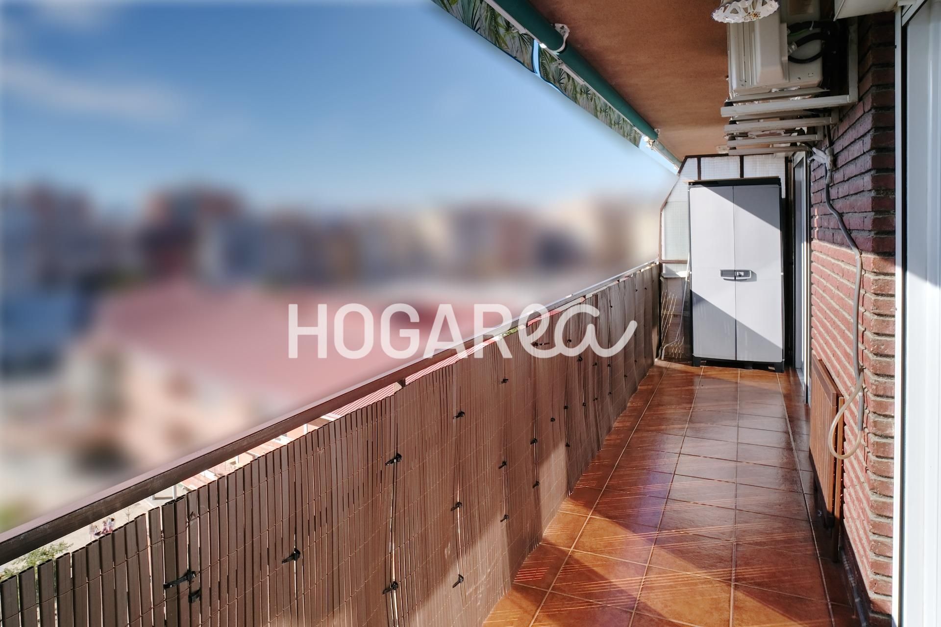 Terrassa de Pis en venda en L'Hospitalet de Llobregat amb Aire condicionat, Calefacció i Balcó