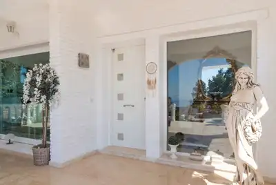 Villa con piscina in vendita a La Capellanía - El Higuerón, imagen 2